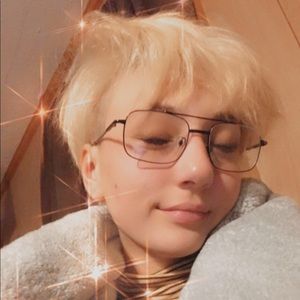 Meet your Posher, Genna
